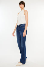 Carregar imagem no visualizador da galeria, Kancan Cat&#39;s Whiskers Raw Hem Flare Jeans
