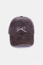 Carregar imagem no visualizador da galeria, Zenana Bow Embroidered Washed Cotton Caps
