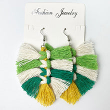 Carregar imagem no visualizador da galeria, Fringe Detail Dangle Earrings
