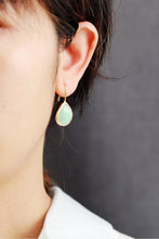 Carregar imagem no visualizador da galeria, Handmade Natural Stone Teardrop Earrings
