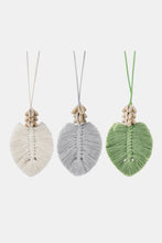 Carregar imagem no visualizador da galeria, Leaf Macrame Pendant Necklace
