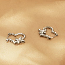 Carregar imagem no visualizador da galeria, Titanium Steel Heart &amp; Butterfly Earrings
