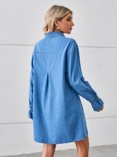 Carregar imagem no visualizador da galeria, Pocketed Dropped Shoulder Mini Denim Dress
