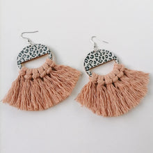 Carregar imagem no visualizador da galeria, Tassel Detail Leopard Drop Earrings
