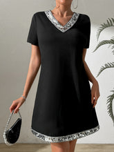 Carregar imagem no visualizador da galeria, Sequin V-Neck Short Sleeve Mini Dress
