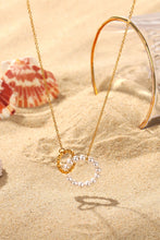 Carregar imagem no visualizador da galeria, Pearl Hoop Link Pendant Necklace
