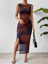 Carregar imagem no visualizador da galeria, Slit Round Neck Midi Tank Dress
