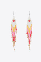 Carregar imagem no visualizador da galeria, Beaded Dangle Earrings
