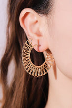 Carregar imagem no visualizador da galeria, 18K Gold-Plated Cutout Earrings
