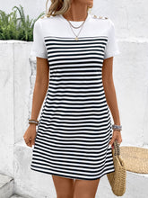 Carregar imagem no visualizador da galeria, Striped Round Neck Short Sleeve Mini Tee Dress
