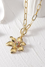 Carregar imagem no visualizador da galeria, Flower Pendant Stainless Steel Necklace
