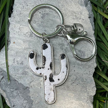 Carregar imagem no visualizador da galeria, Cactus Shape Key Chain
