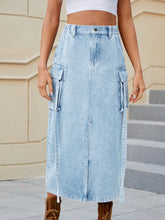 Carregar imagem no visualizador da galeria, Slit Pocketed High Waist Denim Skirt
