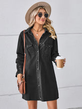 Carregar imagem no visualizador da galeria, Pocketed Dropped Shoulder Mini Denim Dress
