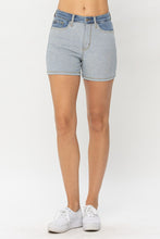 Carregar imagem no visualizador da galeria, Judy Blue Full Size Color Block Denim Shorts
