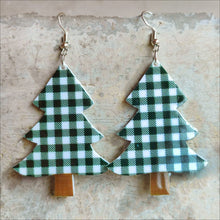 Carregar imagem no visualizador da galeria, Christmas Themed Acrylic Dangle Earrings
