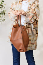 Carregar imagem no visualizador da galeria, SHOMICO Vegan Leather Handbag with Pouch
