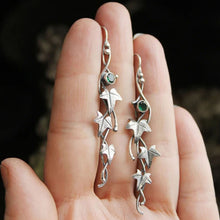 Carregar imagem no visualizador da galeria, Ivy Leaf Alloy Dangle Earrings
