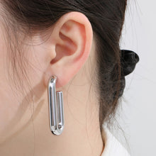 Carregar imagem no visualizador da galeria, Stainless Steel Hinged Hoop Earrings
