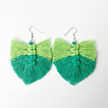 Carregar imagem no visualizador da galeria, Fringe Detail Dangle Earrings
