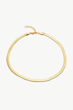 Carregar imagem no visualizador da galeria, Minimalist Herringbone Chain Necklace
