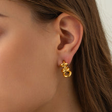 Carregar imagem no visualizador da galeria, Stainless Steel C-Hoop Earrings
