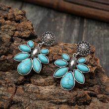 Carregar imagem no visualizador da galeria, Artificial Turquoise Flower Earrings
