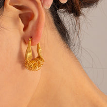 Carregar imagem no visualizador da galeria, 18K Gold-Plated Stainless Steel Earrings
