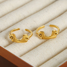 Carregar imagem no visualizador da galeria, 18K Gold-Plated Irregular Open Ring
