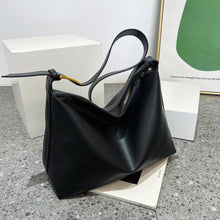 Carregar imagem no visualizador da galeria, Adjustable Strap PU Leather Handbag
