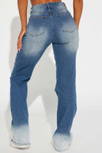 Carregar imagem no visualizador da galeria, Pocketed Buttoned Straight Jeans
