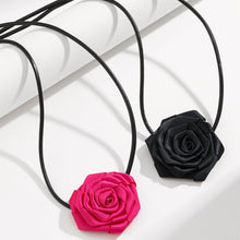 Carregar imagem no visualizador da galeria, PU Leather Rope Rose Shape Necklace
