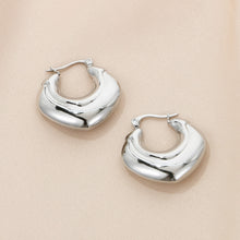 Carregar imagem no visualizador da galeria, Stainless Steel Hinged Hoop Earrings
