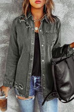 Carregar imagem no visualizador da galeria, Distressed Raw Hem Snap Down Denim Jacket
