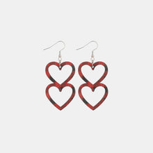 Carregar imagem no visualizador da galeria, Cutout Heart Shape Wood Earrings
