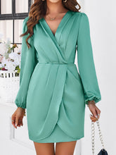 Carregar imagem no visualizador da galeria, Ruched Surplice Long Sleeve Mini Dress
