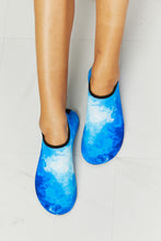 Carregar imagem no visualizador da galeria, MMshoes On The Shore Water Shoes in Blue
