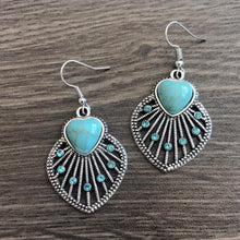 Carregar imagem no visualizador da galeria, Artificial Turquoise Rhinestone Heart and Leaf Shape Earrings
