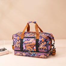 Carregar imagem no visualizador da galeria, Canvas Printed Travel Bag
