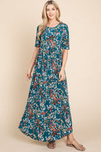 Carregar imagem no visualizador da galeria, BOMBOM Printed Shirred Maxi Dress
