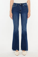 Carregar imagem no visualizador da galeria, Kancan Cat&#39;s Whiskers Raw Hem Flare Jeans
