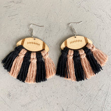 Carregar imagem no visualizador da galeria, Fringe Detail Football Shape Wooden Dangle Earrings
