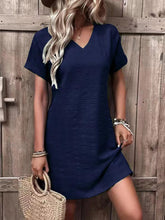 Carregar imagem no visualizador da galeria, Full Size V-Neck Short Sleeve Mini Dress
