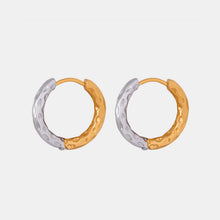 Carregar imagem no visualizador da galeria, 18K Gold-Plated Huggie Earrings
