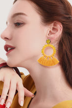 Carregar imagem no visualizador da galeria, Bead Detail Tassel Dangle Earrings
