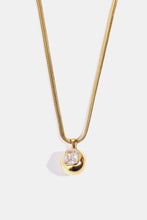 Carregar imagem no visualizador da galeria, Zircon 18K Gold-Plated Geometrical Shape Pendant Necklace
