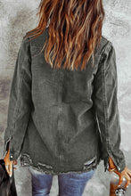 Carregar imagem no visualizador da galeria, Distressed Raw Hem Snap Down Denim Jacket
