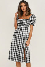 Carregar imagem no visualizador da galeria, Full Size Slit Plaid Short Sleeve Midi Dress
