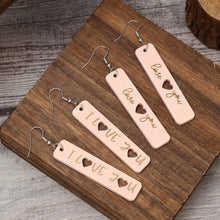 Carregar imagem no visualizador da galeria, Heart Cutout Wooden Dangle Earrings
