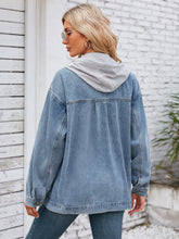 Carregar imagem no visualizador da galeria, Pocketd Button Up Detachable Hooded Denim Jacket
